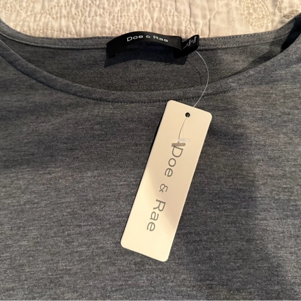 Doe & Rae women’s Charcoal/Gray Long Sleeve Blouse- size- large!New,Never worn - Picture 2 of 11